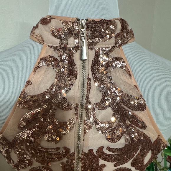 Hot Miami Styles Mini Gold Sequined Above Knee Bodycon Zipped up Halter Dress M - Picture 7 of 16